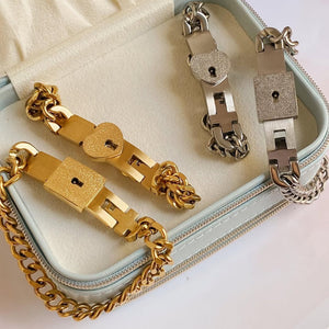 Amor Infinito en Cada Pulsera.